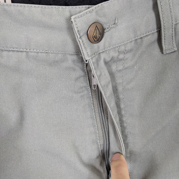 Volcom Gray Canvas Shorts Size 31 - Picture 4 of 9